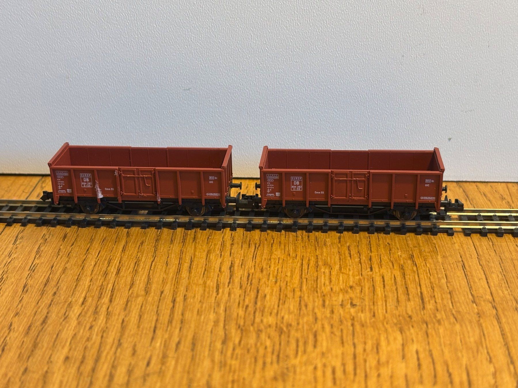 Modellini di ferrovie: e1655: 2 offene Güterwagen (Spur N) – Usato da Birsfelden venduto da Birs_25 1