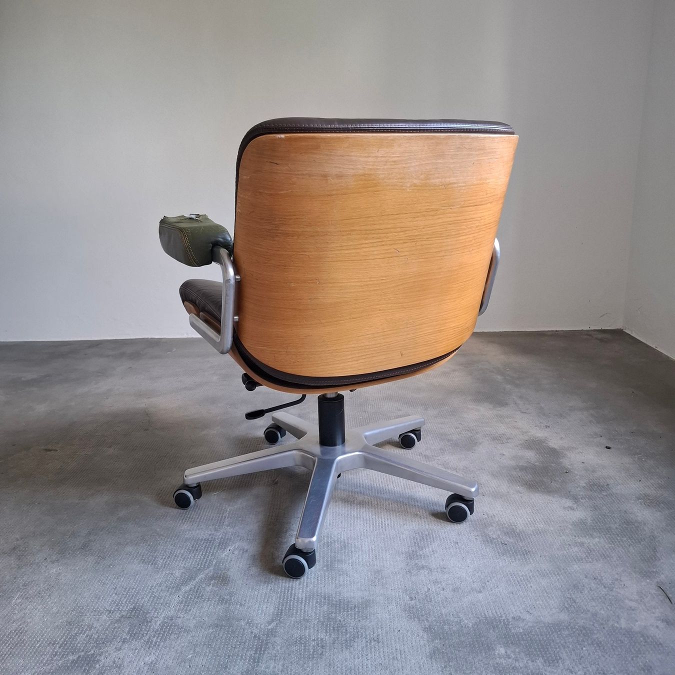 Giroflex Sedie: Chaise de bureau Giroflex par Martin Stoll 1970 – Usato da Neuchâtel venduto da Rochawood 3