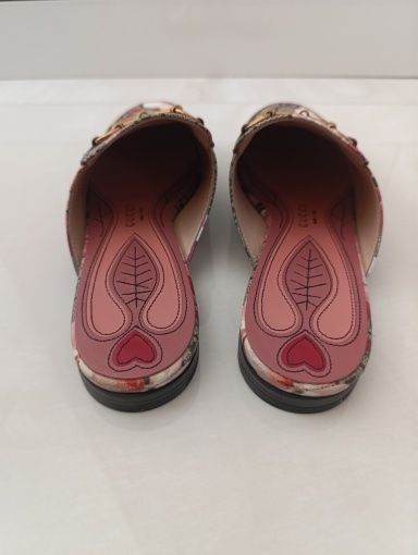 Gucci Damenschuhe: Gucci Mules Blumenmuster Beige/Rosa Grösse 37 – Gebraucht aus Hergiswil NW von pol_9dl8 4