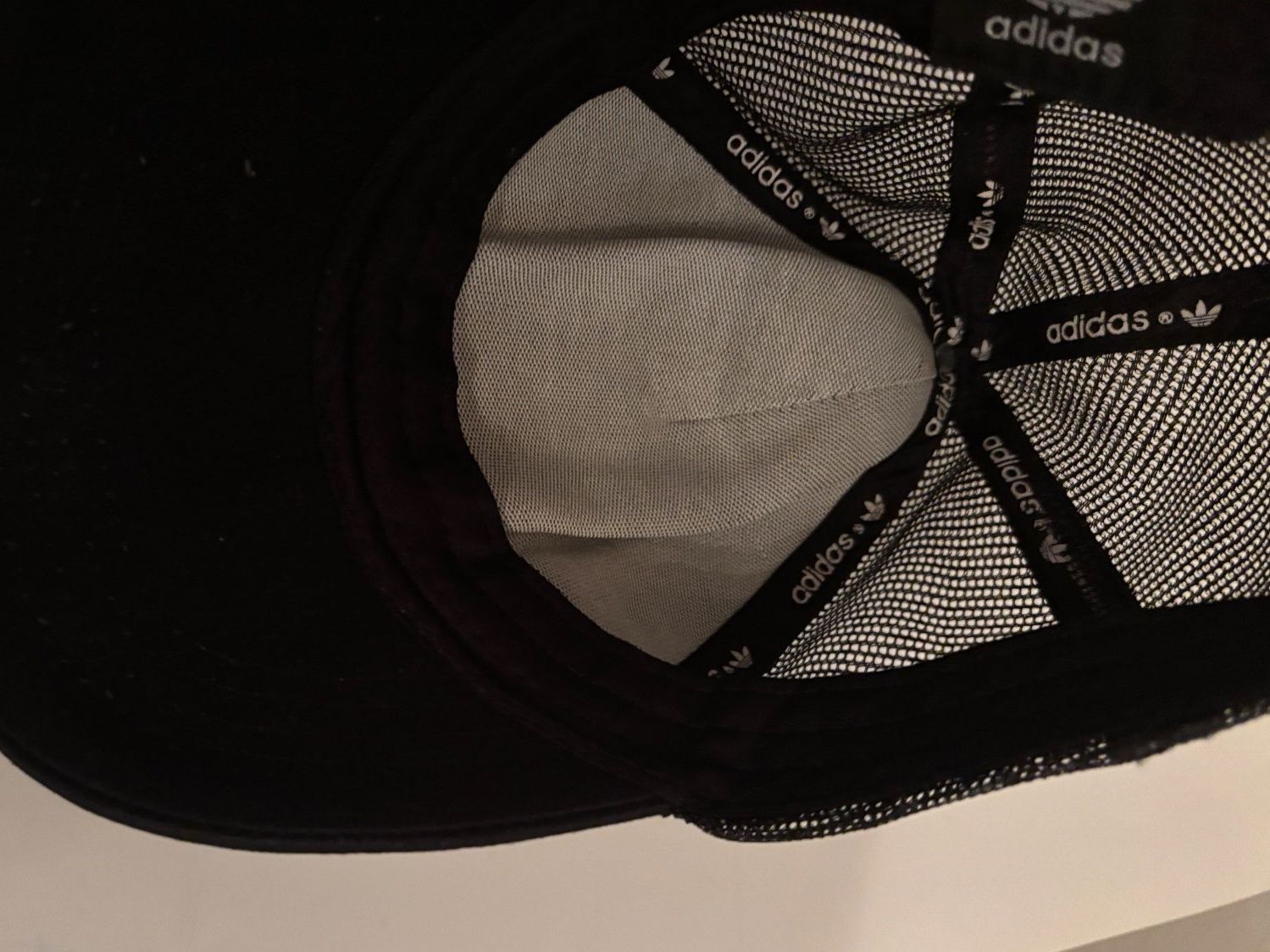 Altro in  Abbigliamento & Accessori: adidas Cape schwarz – Usato da Wallisellen venduto da AS.TZ. 3