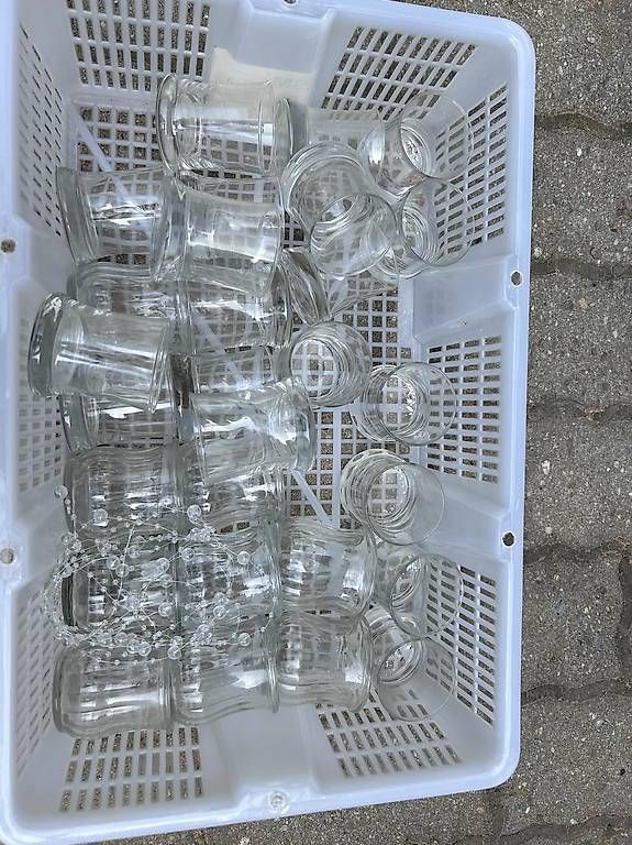 Vase & Récipients: Caisse de petits vases  20 CHF – D'occasion à Sion par yay_d8xc