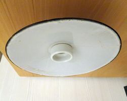 Vintage. Antike Deckenlampe mit Keramiksockel, weiss!