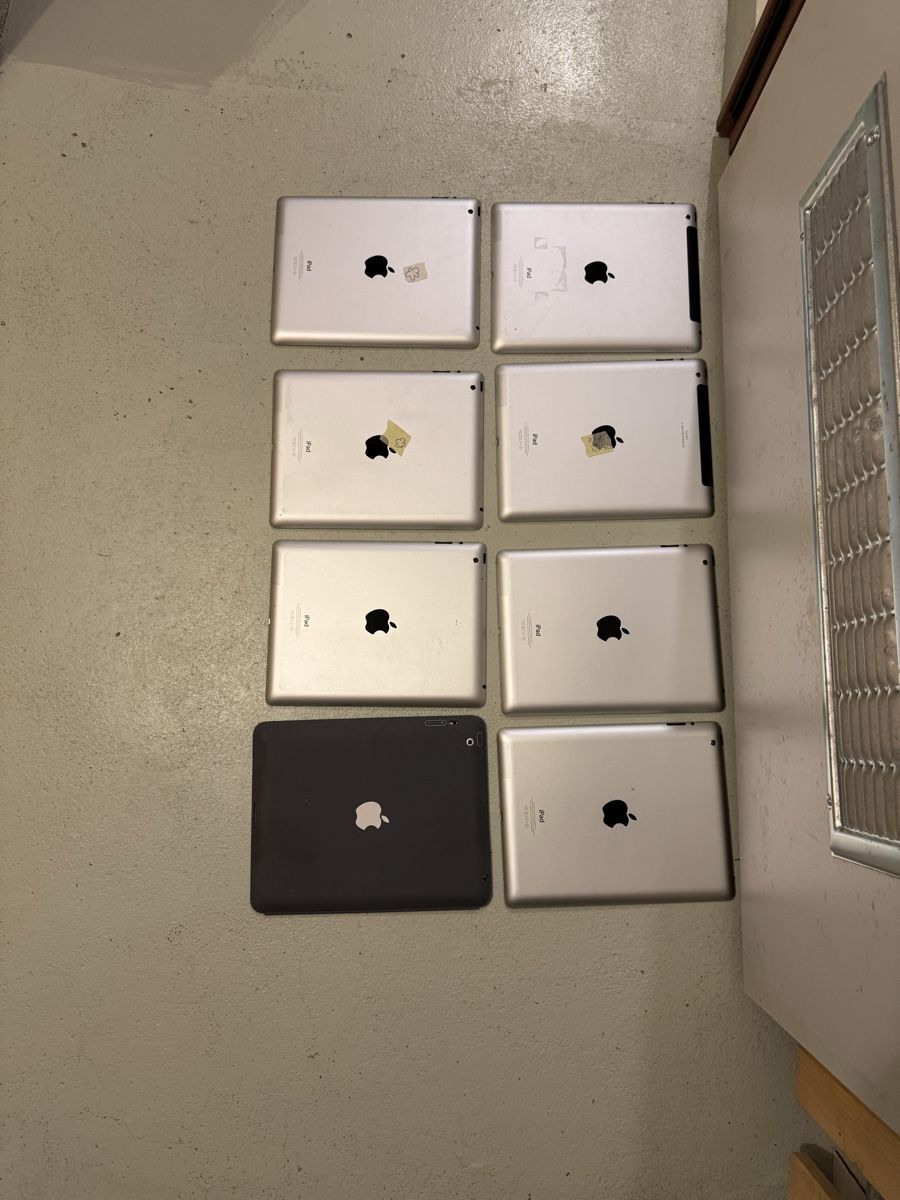 Apple Tablet PC:     Konvolut: 41 Apple iPads  – Defekt aus Adliswil von Busys 5