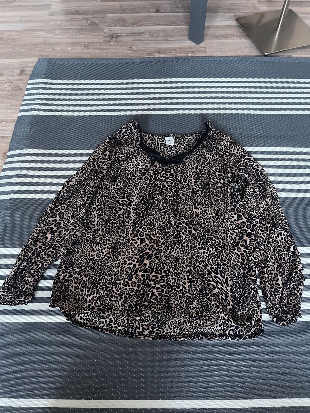 Zebra Top: Blouse motif guépard ZEBRA – Usato da Le Locle venduto da Mayd_h 3
