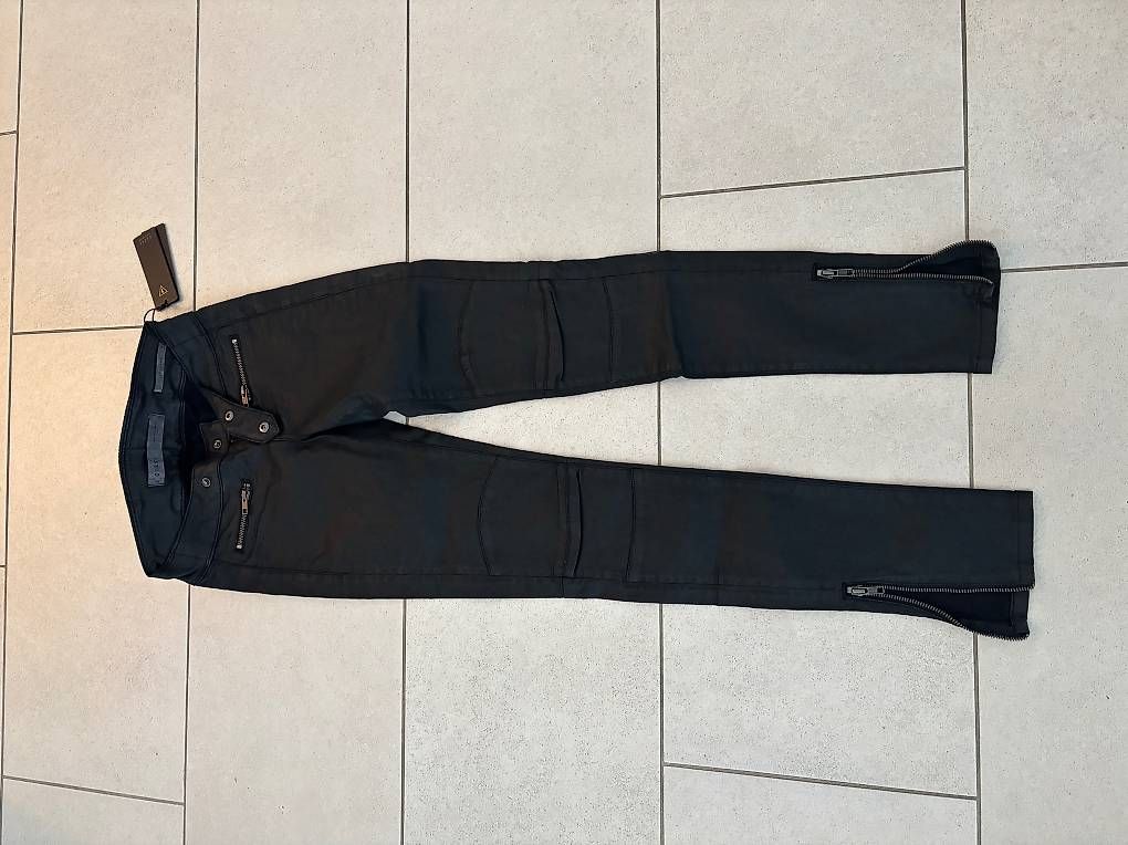 Pantaloni: Guess Hose – Usato da Laufenburg venduto da tam_xbg7