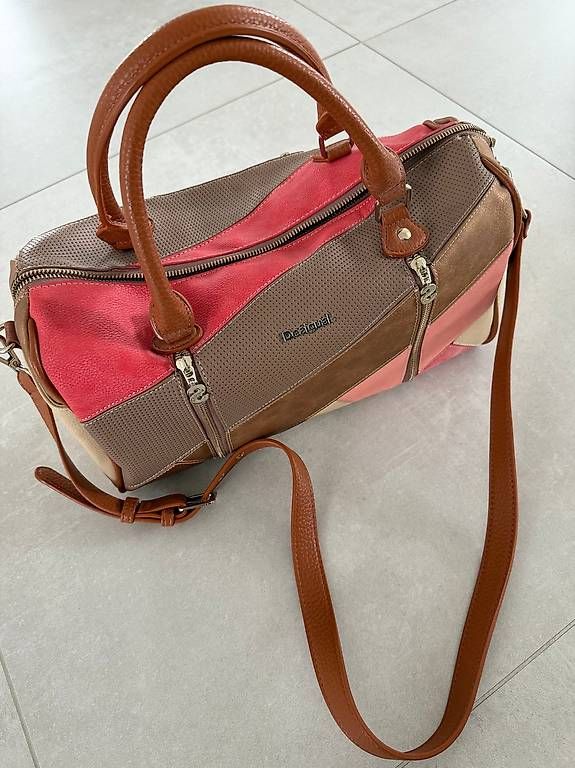 Desigual Borse da donna: Wunderschöne Desigual Damenhandtasche – Nuovo (secondo la descrizione) da Bellach venduto da MikaSol 1