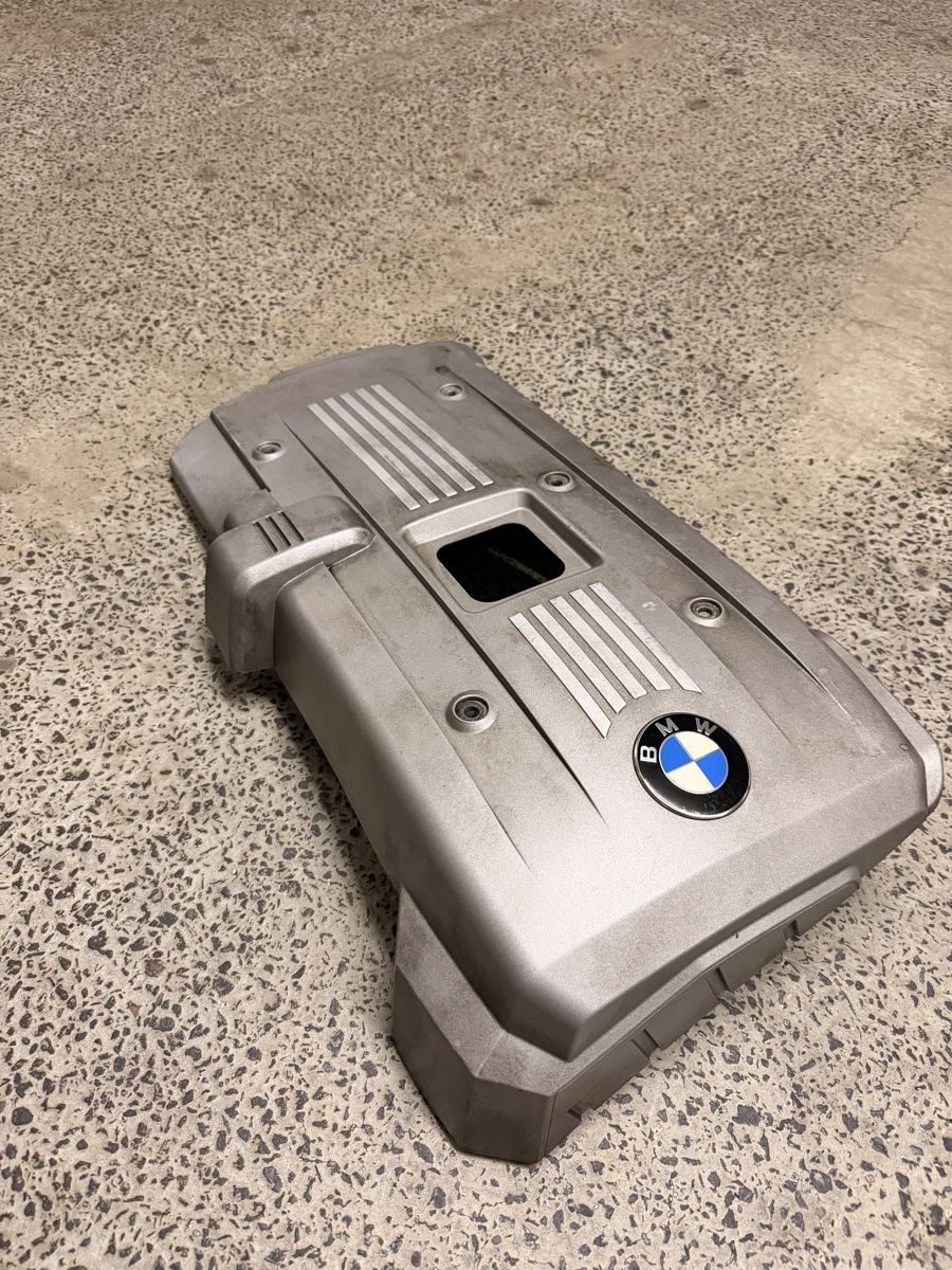 BMW Alle Autoersatzteile: BMW Motorabdeckung E90 N52 – Gebraucht aus Bern von 2MRTN7