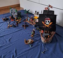 Playmobil Piratenschiff mit Insel und Zubehör Konvolut
