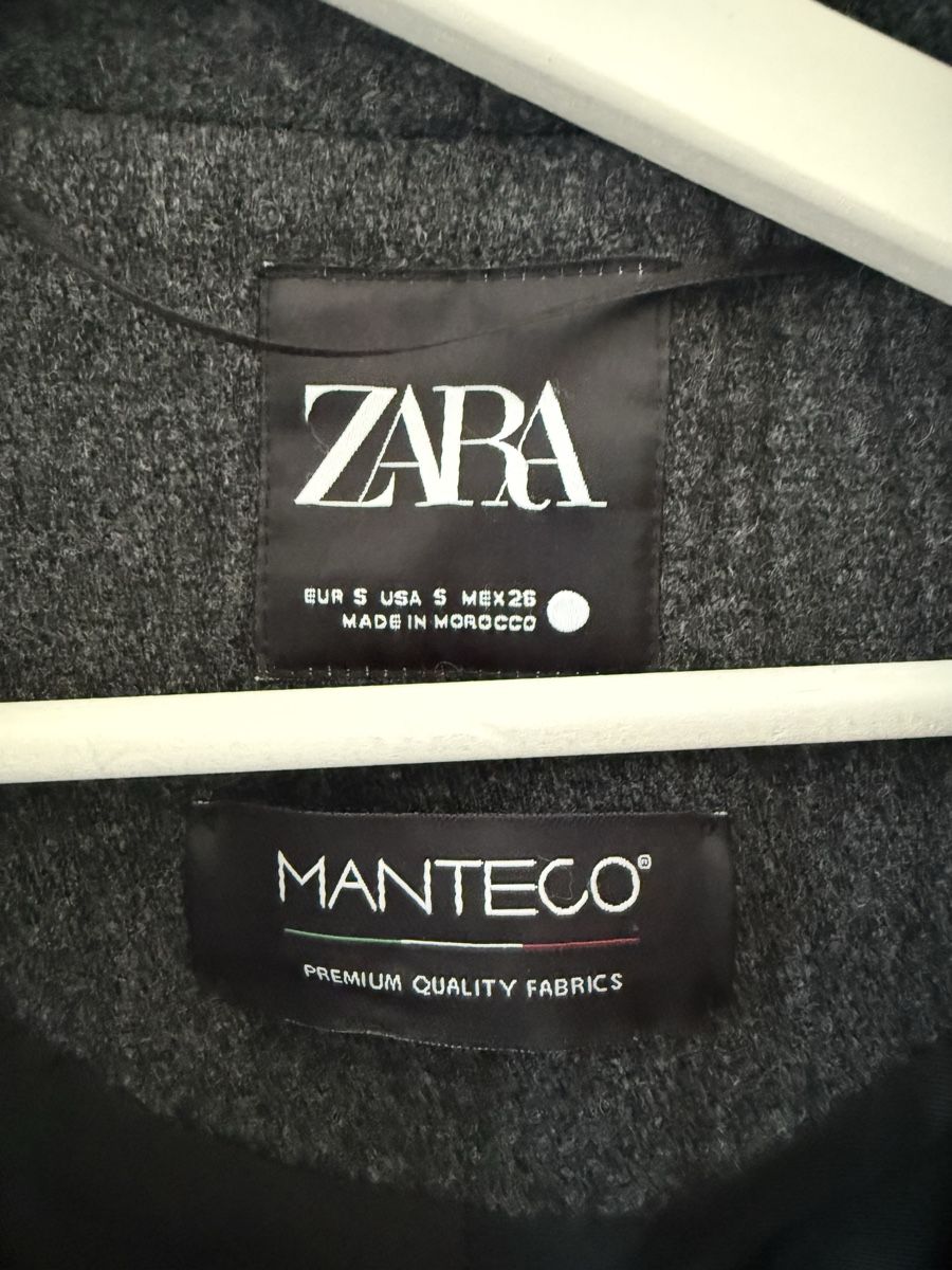 Zara Cappotti: Zara Wool Blend Cape Coat – Nuovo (secondo la descrizione) da Wädenswil venduto da BebaGlow 3