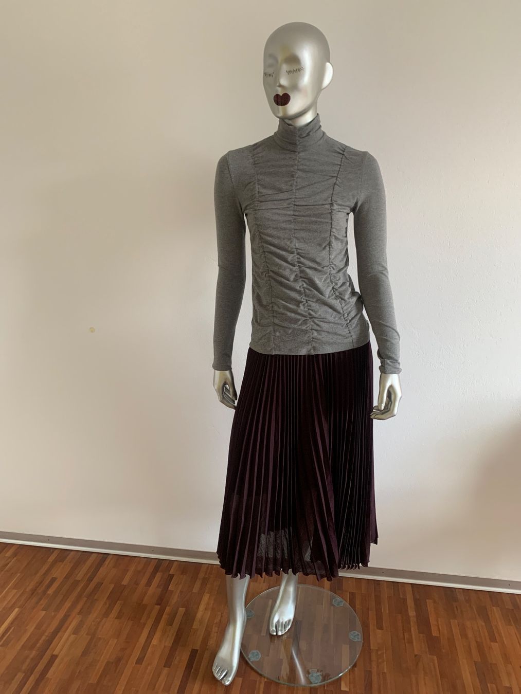 Akris Pullover & Sweatshirts: AKRIS: exklusiver, geraffter grauer Rollkragen-Pullover, 38 – Neu (gemäss Beschreibung) aus Luzern von paulablue 1