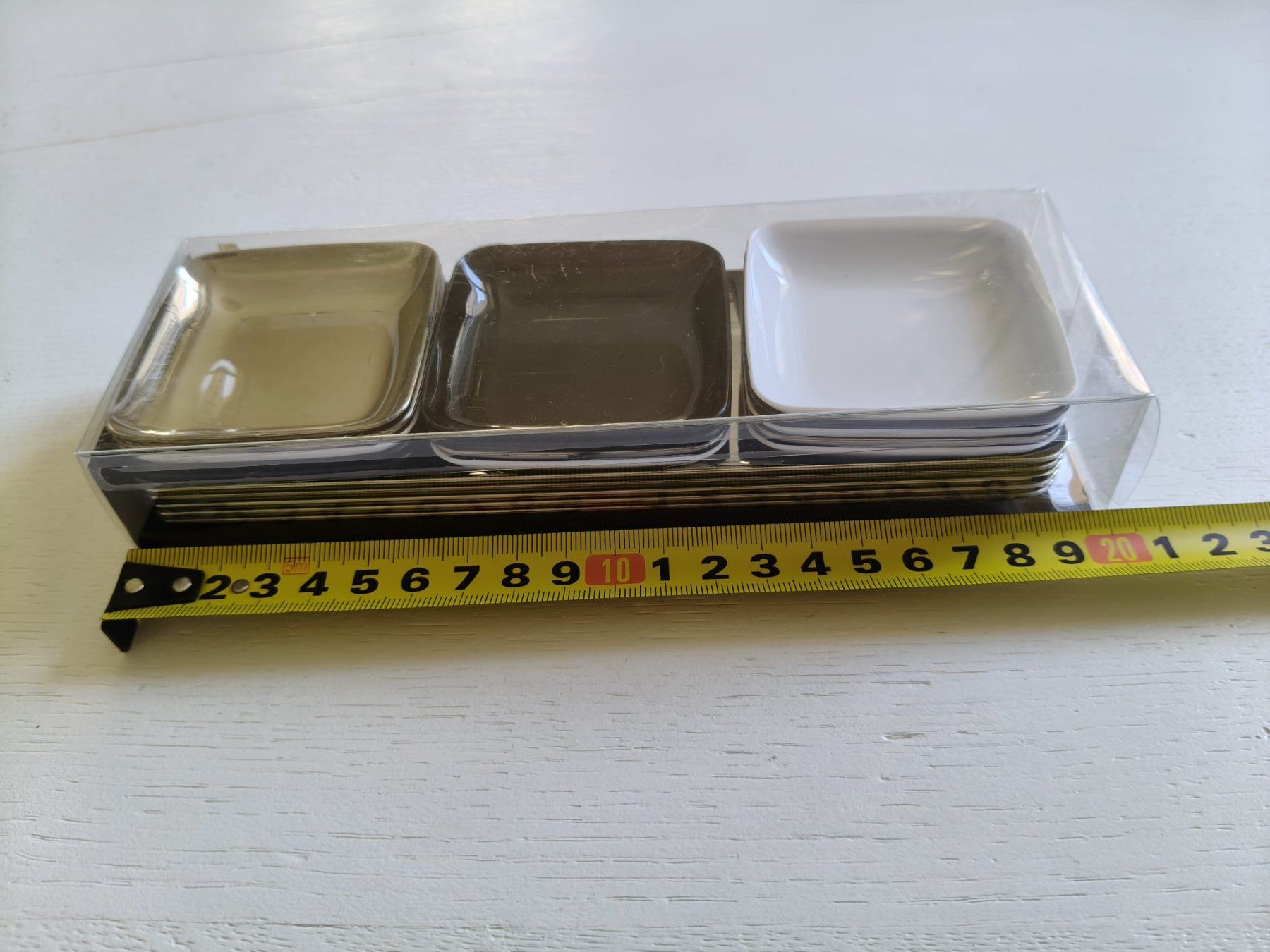 Set di piatti: Einweggeschirr Mini Plates – Usato da Winterthur venduto da Arkadii 4