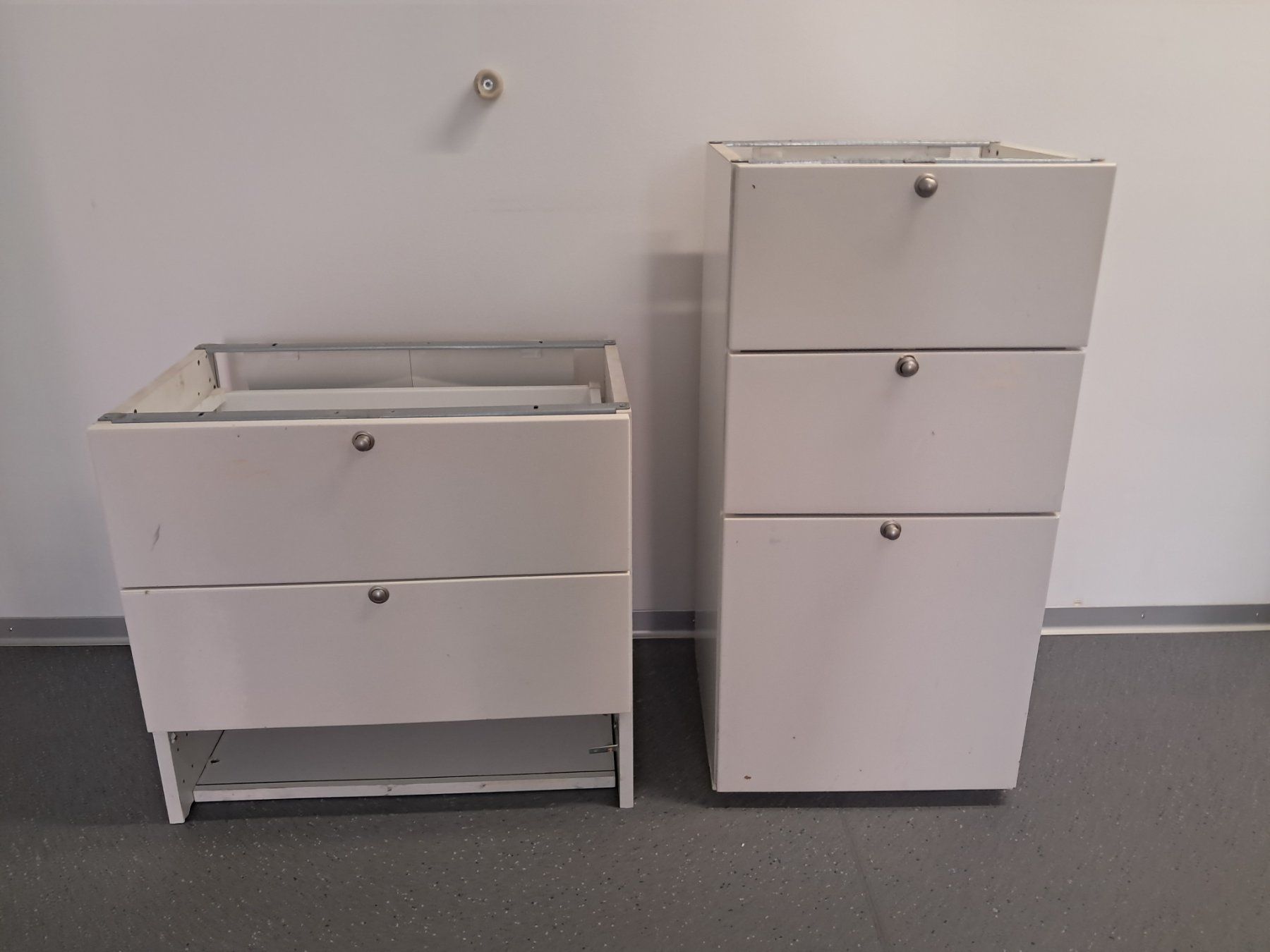 Cassettiere: 2 Schubladencontainer, Schubladenstock, Kommode, Sidebaord – Usato da Zürich venduto da Lia107 5