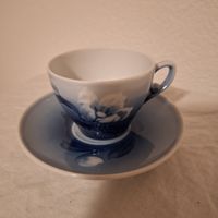 Versand möglich.  Royal Copenhagen Tasse blauweiss