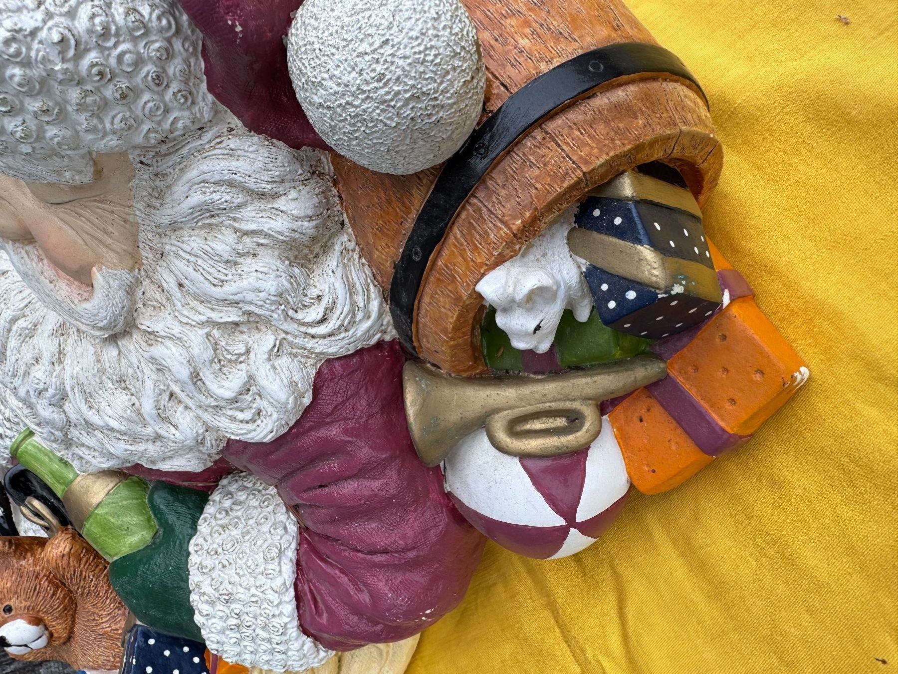 Figuren: Weihnachtsmann Figur mit Baumständer – Gebraucht aus Sachseln von BONATI01 3