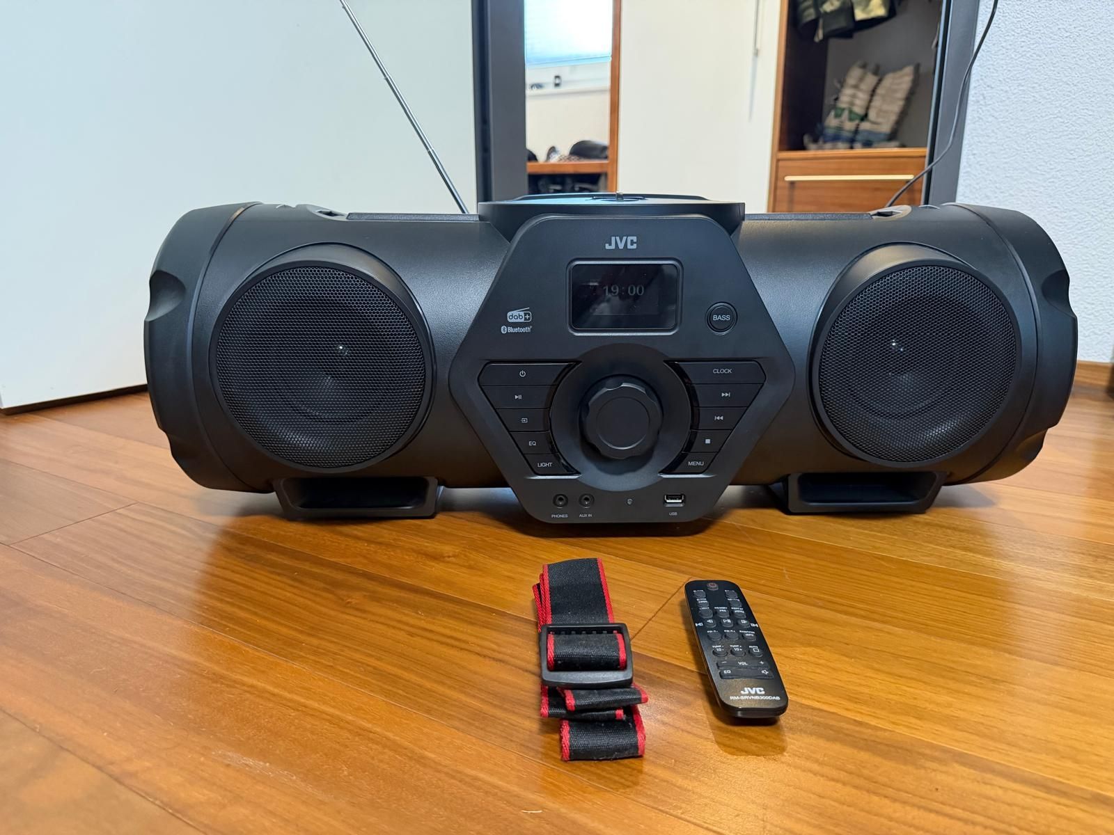 JVC Sistemi audio & multimediali: Radio-CD-Bluethood-Player/Box – Usato da Oberbüren venduto da mihuser