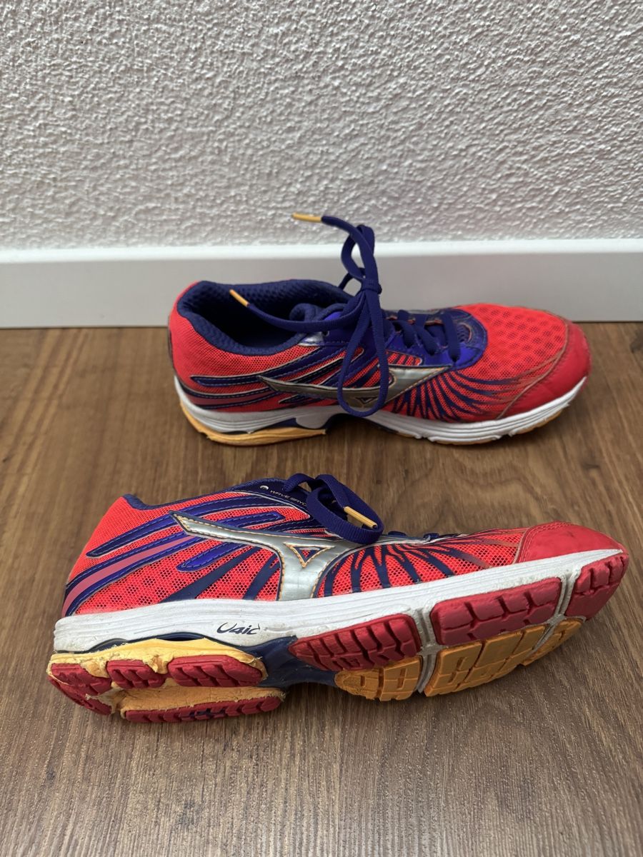 Mizuno Scarpe per ragazze: Mizuno Laufschuhe Grösse 37 – Usato da Grenchen venduto da gulx 1