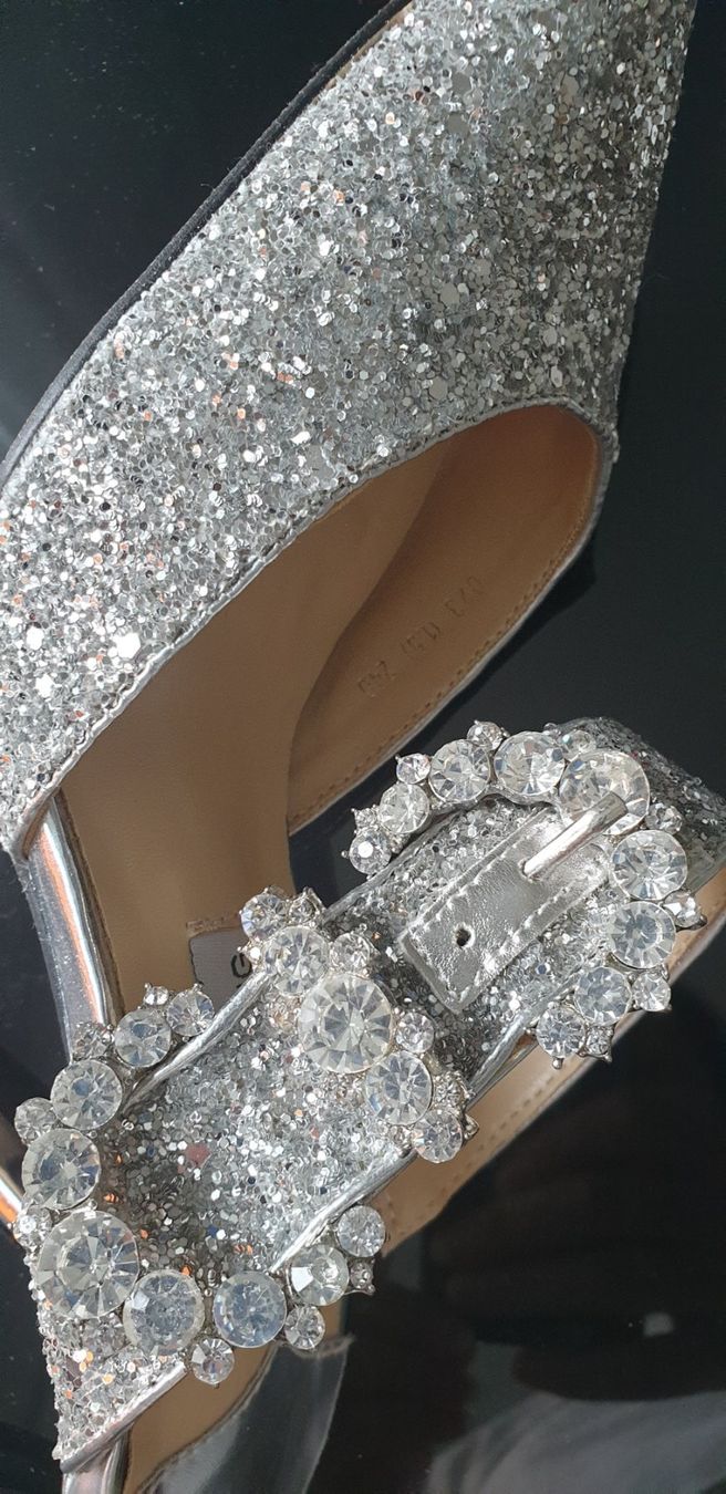 Scarpe da donna: Neue Pantoletten silber Gr. 37.5 – Nuovo e nell'imballaggio originale da Wettswil venduto da the_jr6l 2