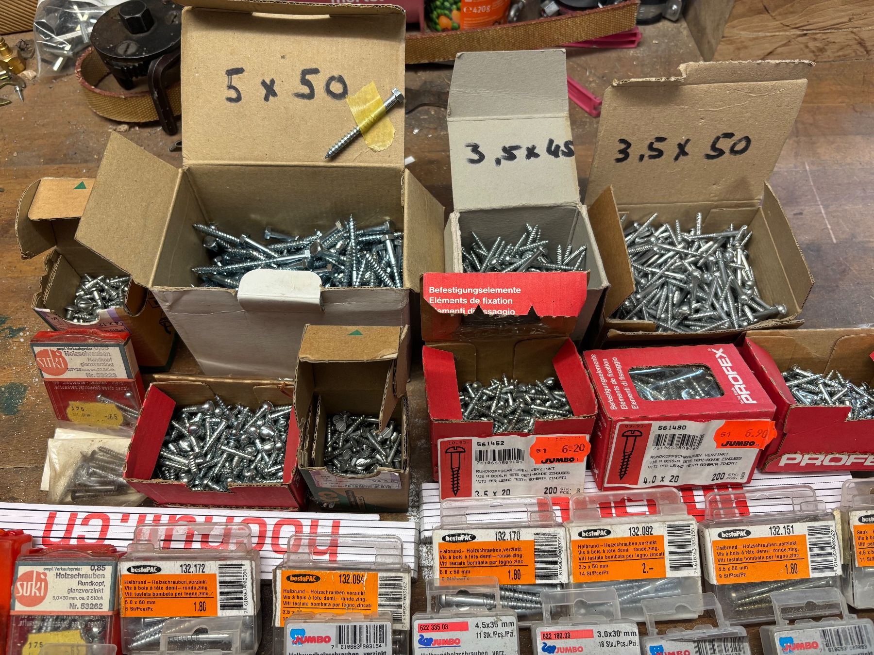 Tutti gli attrezzi: Schrauben, neu, gemäss Bilder – Usato da Kölliken venduto da Womo61 1