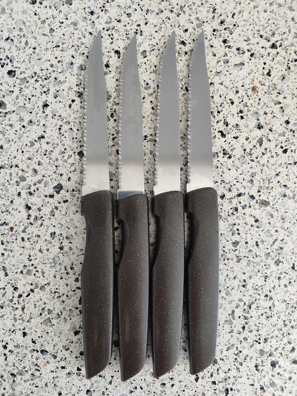 Messer: Ensemble de 4 couteaux à steak  – Gebraucht aus Ursy von Sebastien-85