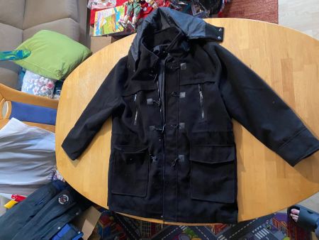 Schwarze Winterjacke