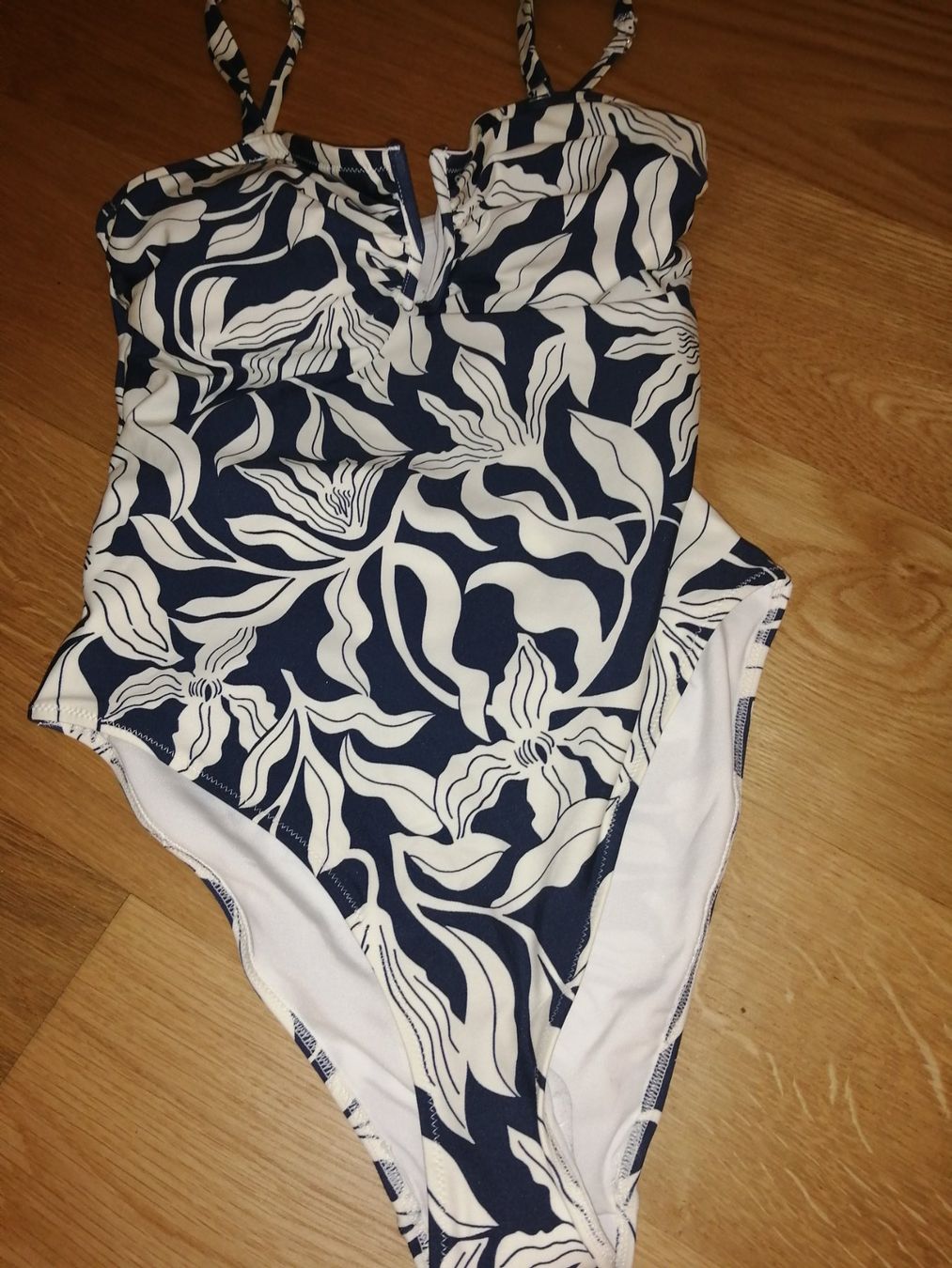 Badekleider & Bikinis: Badekleid – Gebraucht aus Wetzikon von dan_6lrd 5