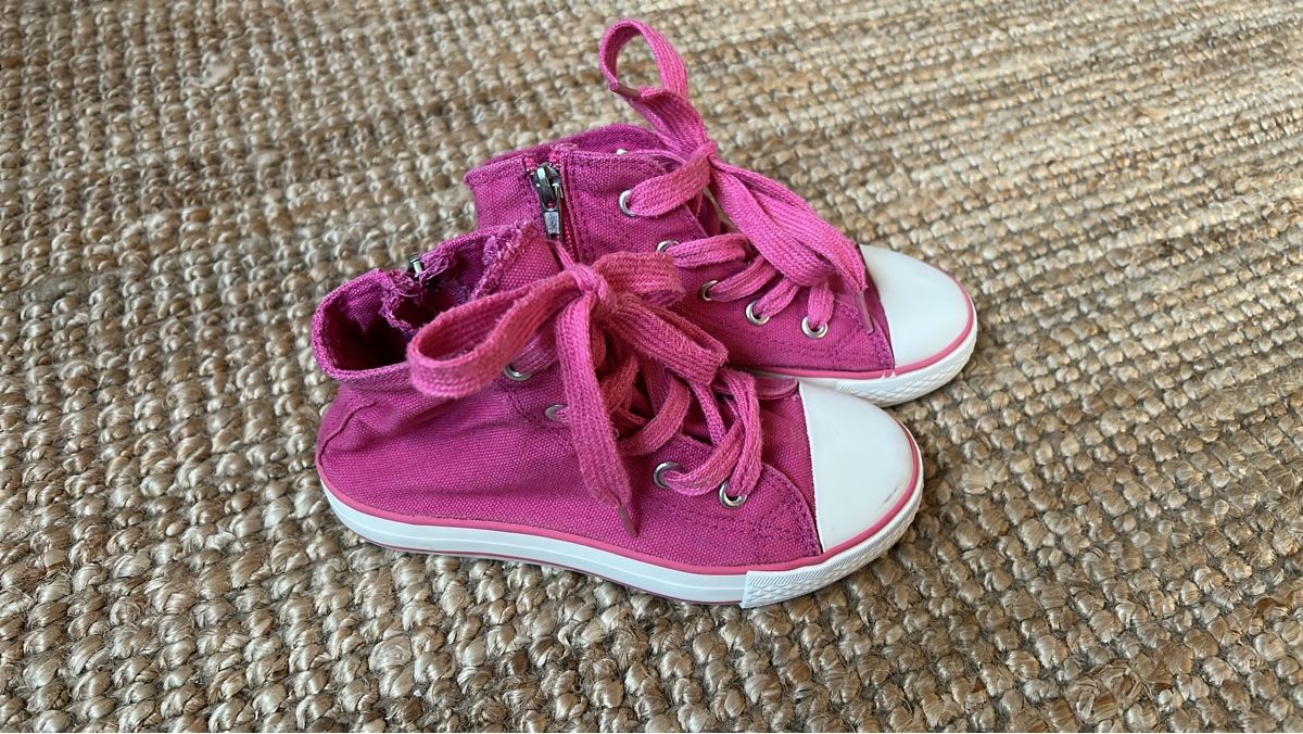 Scarpe per ragazze: Pinke Kinder-Sneakers, Gr. 29 – Usato da Dottikon venduto da cimar