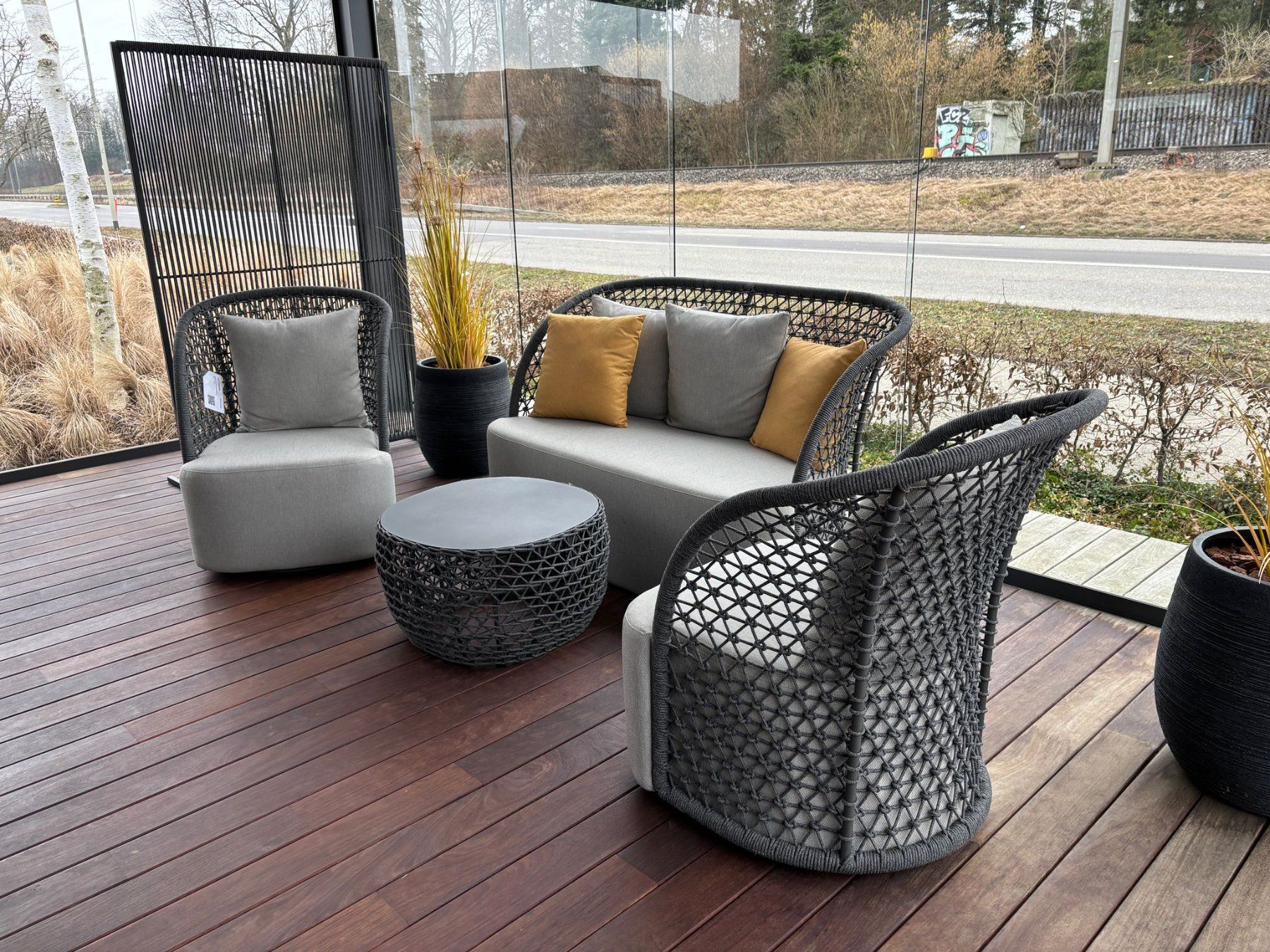Set di tavolo e panche: Gartenlounge Set ab Ausstellung – Usato da Oberglatt ZH venduto da Thermogreen