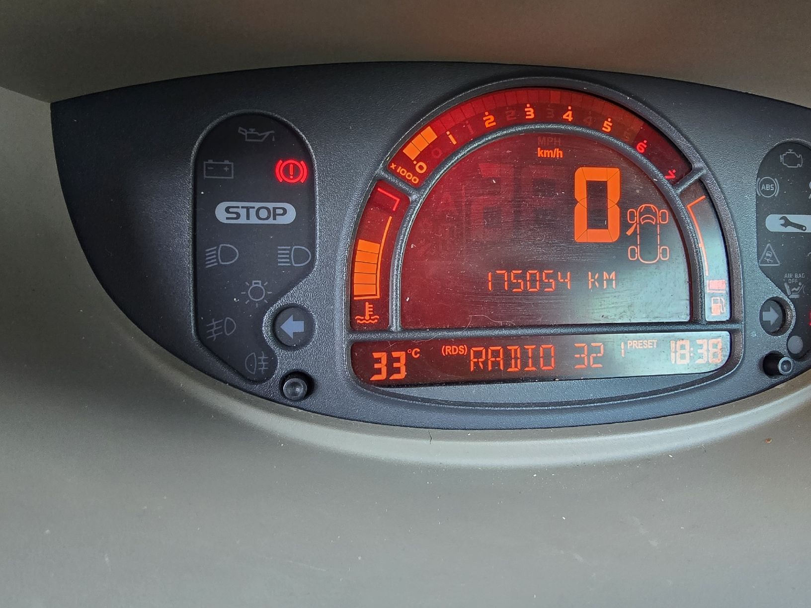 Renault Automobili: Renault Modus 1.4 16V  mit mfk 27.7 26 – Usato da Aarberg venduto da 2002stefan 8