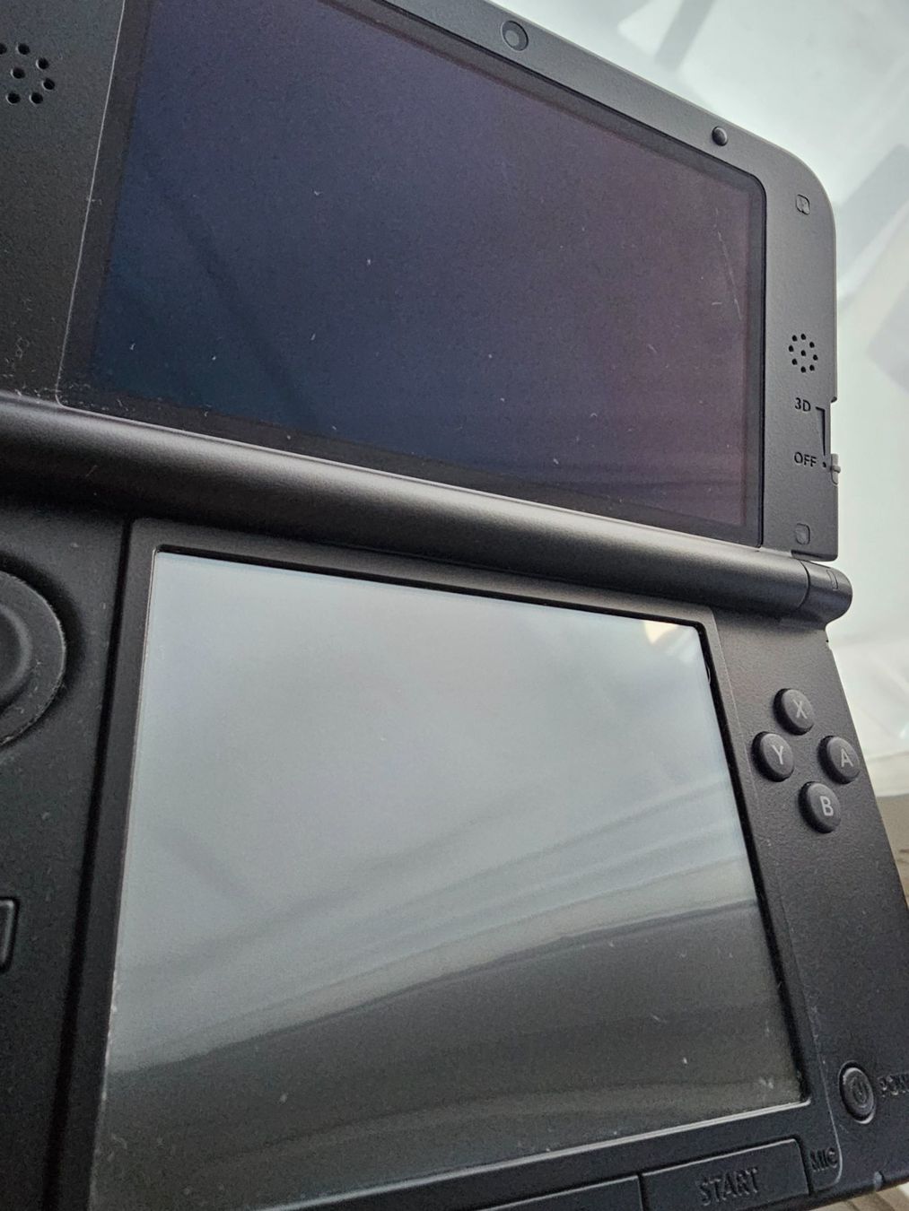 Nintendo Konsolen: Nintendo 3DS XL grau mit 2 GB Speicherkarte – Gebraucht aus Sempach von Knuckles17 1