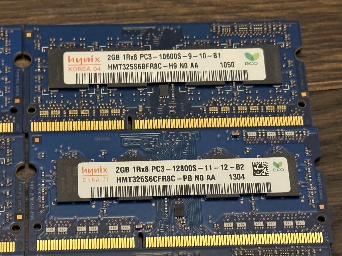 Memoria / RAM: 8x Hynix 2GB RAM PC3-10600S SODIMM – Usato da Uster venduto da Sasisa 3