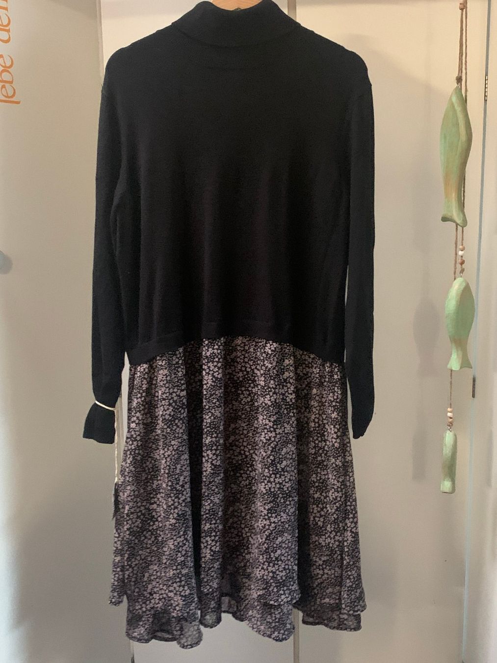 C&A Kleider: Kleid, Grösse L-XL, schwarz mit Blumenmuster – Gebraucht aus St. Gallen von Miousch 3