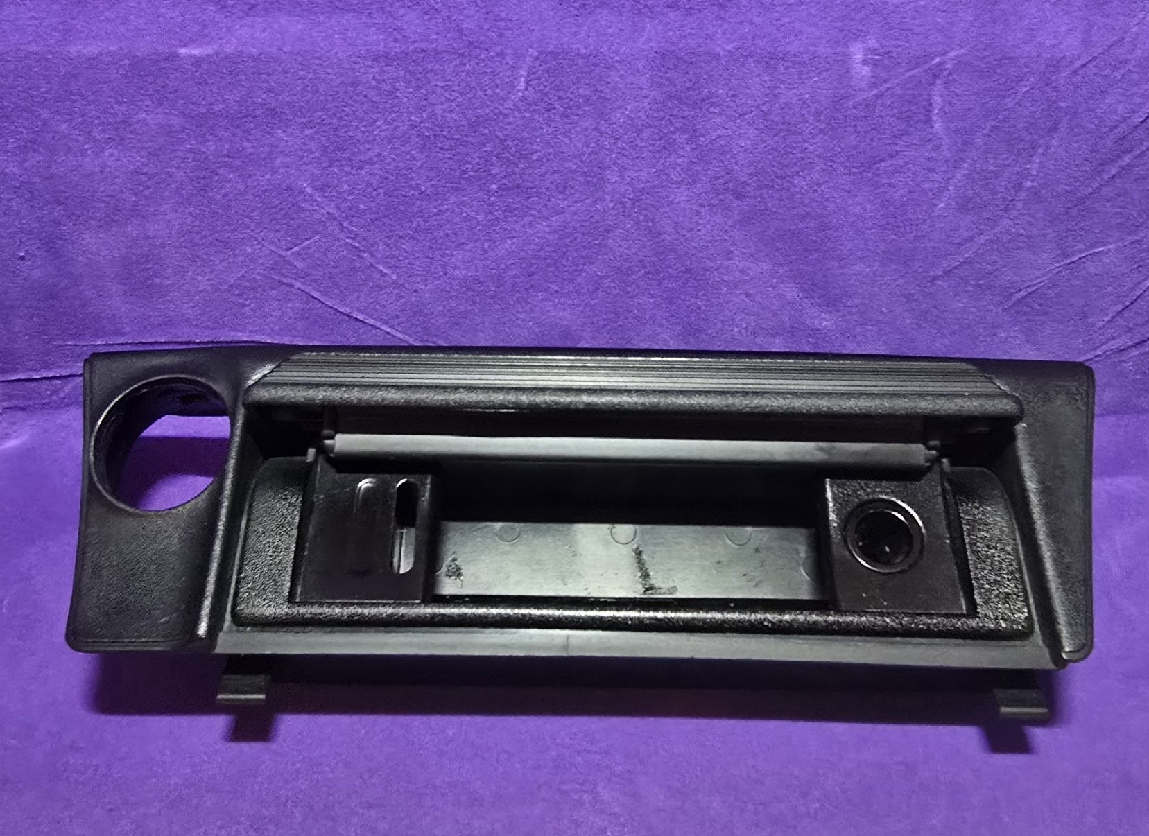 BMW Alle Autoersatzteile: BMW E30 Aschenbecher vorne original Mittelkonsole – Gebraucht aus Wangs von Restposten.Garage 3