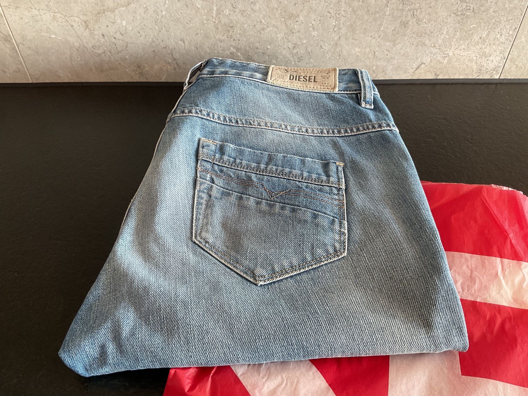 Diesel Jeans: Jeans diesel – Nuovo (secondo la descrizione) da Neuchâtel venduto da sta_7qfy