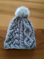 Warme Damen Strickmütze mit Bommel, Only, Grau