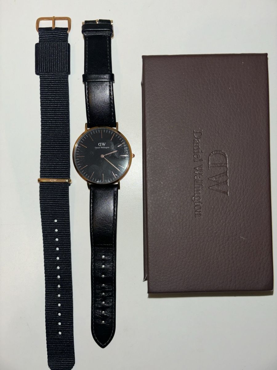 Daniel Wellington Orologi: Montre Daniel Wellington noire / dorée – Nuovo (secondo la descrizione) da Chêne-Bougeries venduto da sor_9rzp