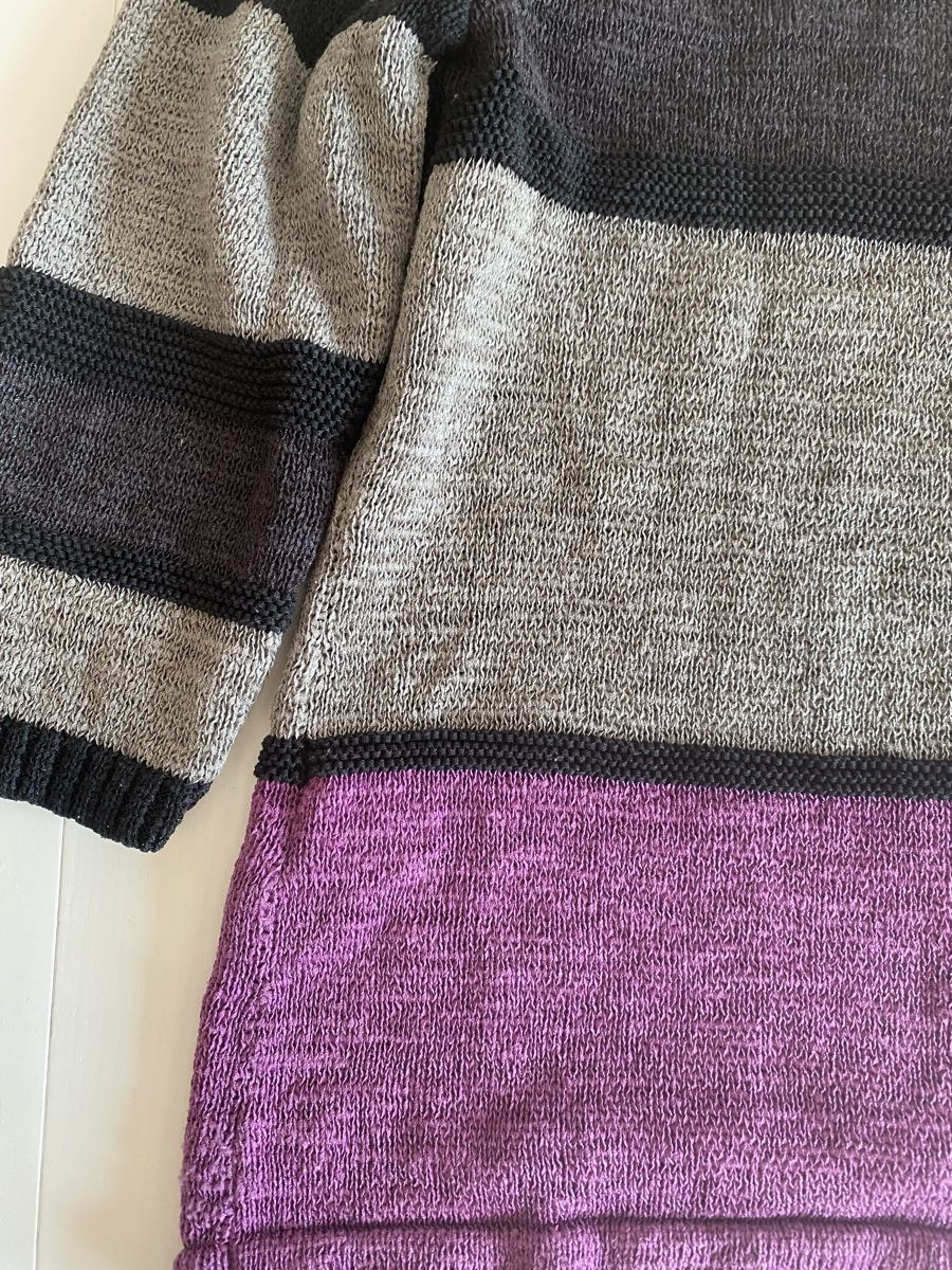 Maglioni & Felpe: Modischer Damenpullover, Gr. S, schwarz/lila/grau gestreift – Usato da lommis venduto da inf_thv8 4