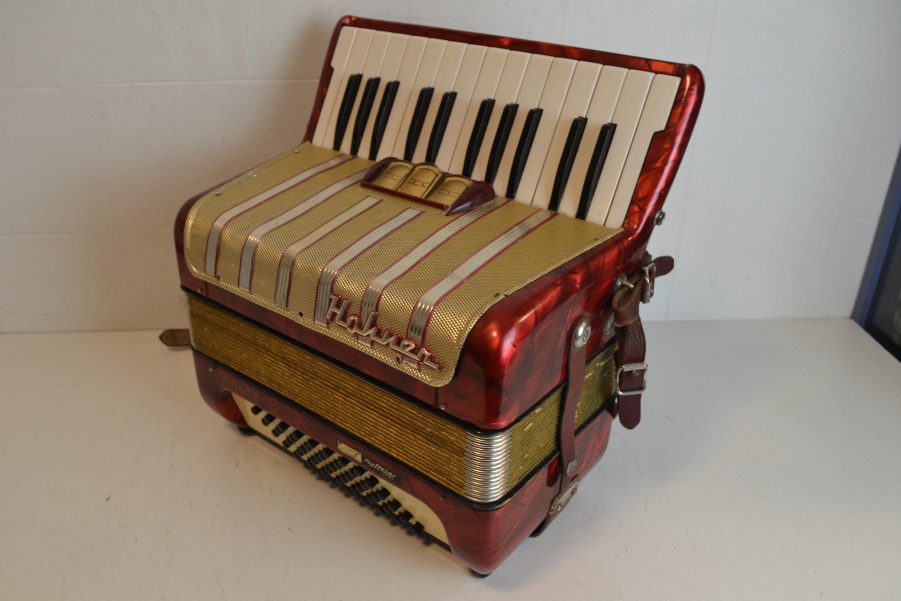 Hohner Musikinstrumente: Akkordeon chromatisch Hohner Concerto I – Gebraucht aus Zürich von Brockito 2