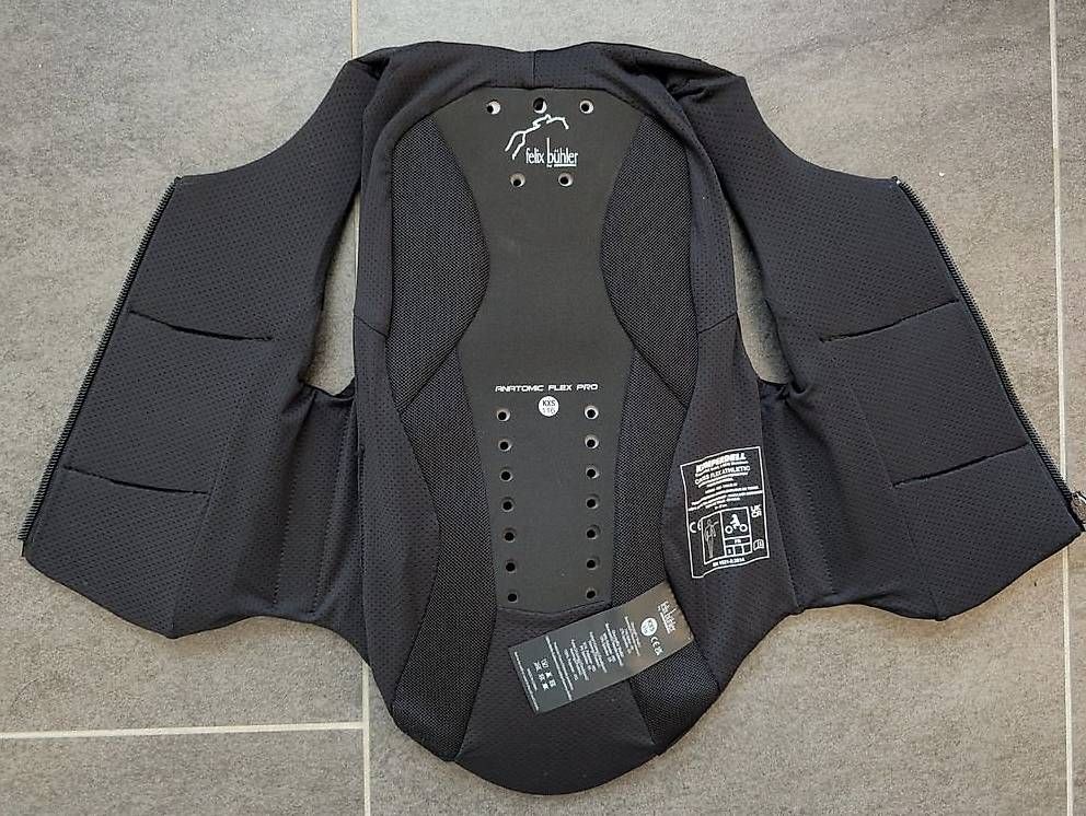Protezioni & Imbottiture: Felix Bühler Anatomic FLEX PRO Rückenprotektor Kinder – Usato da Wittenbach venduto da Zipfu3