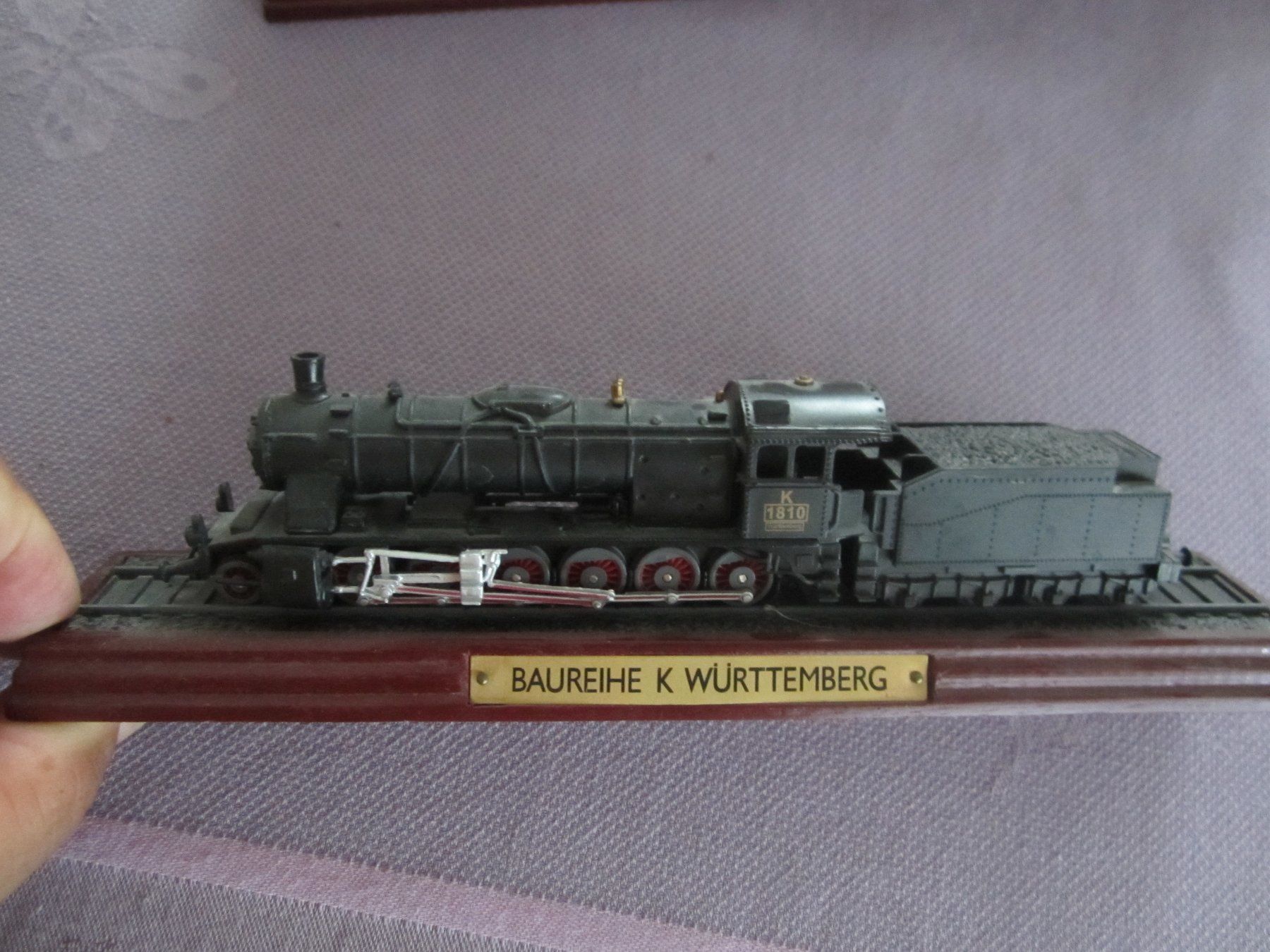 Märklin Modellini di ferrovie: 2 Modelldampfloks mit Sockel (Sammler) – Usato da Volketswil venduto da nemo2000 3