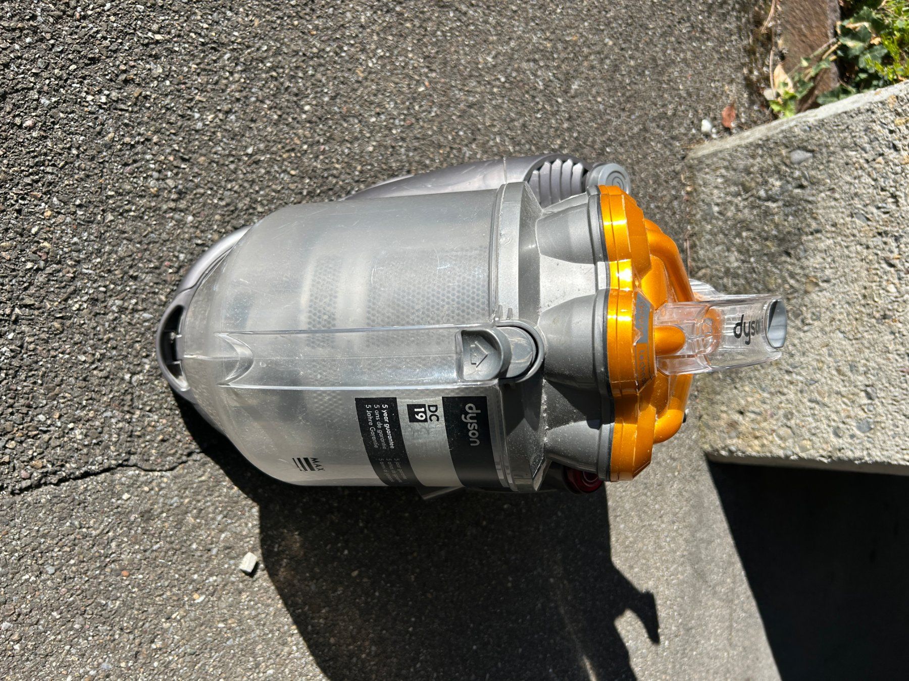 Dyson Aspirateurs & Accessoires: DYSON DC19, Funktionstüchtig – D'occasion à Küsnacht ZH par MagnusAa 1