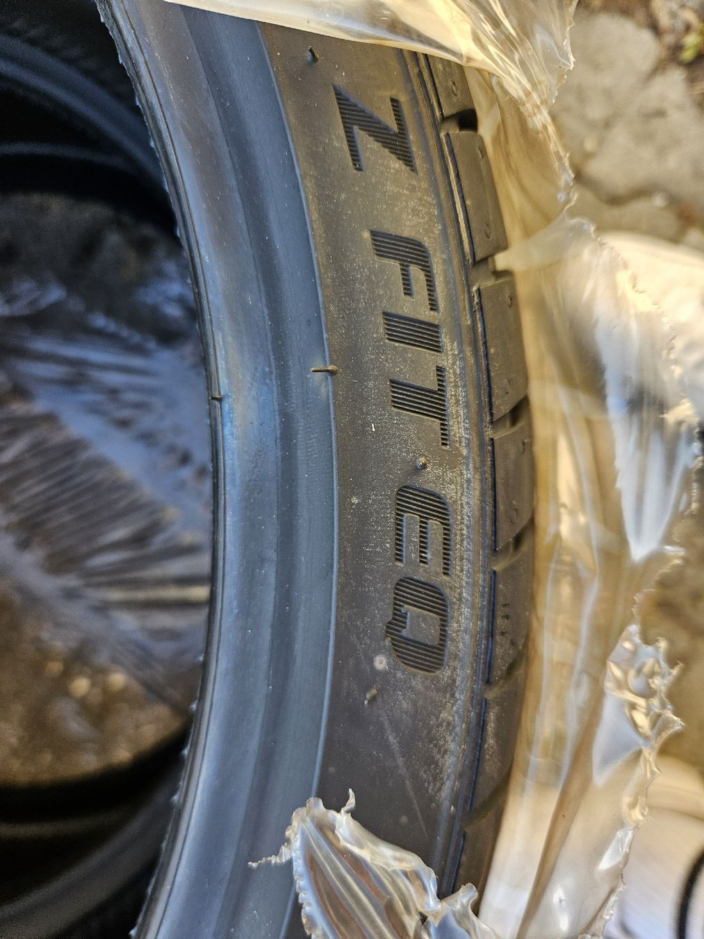 Pneus & Roues: Reifen 215/35ZR19 – Neuf (Voir description) à Lupfig par Sascha_97 2