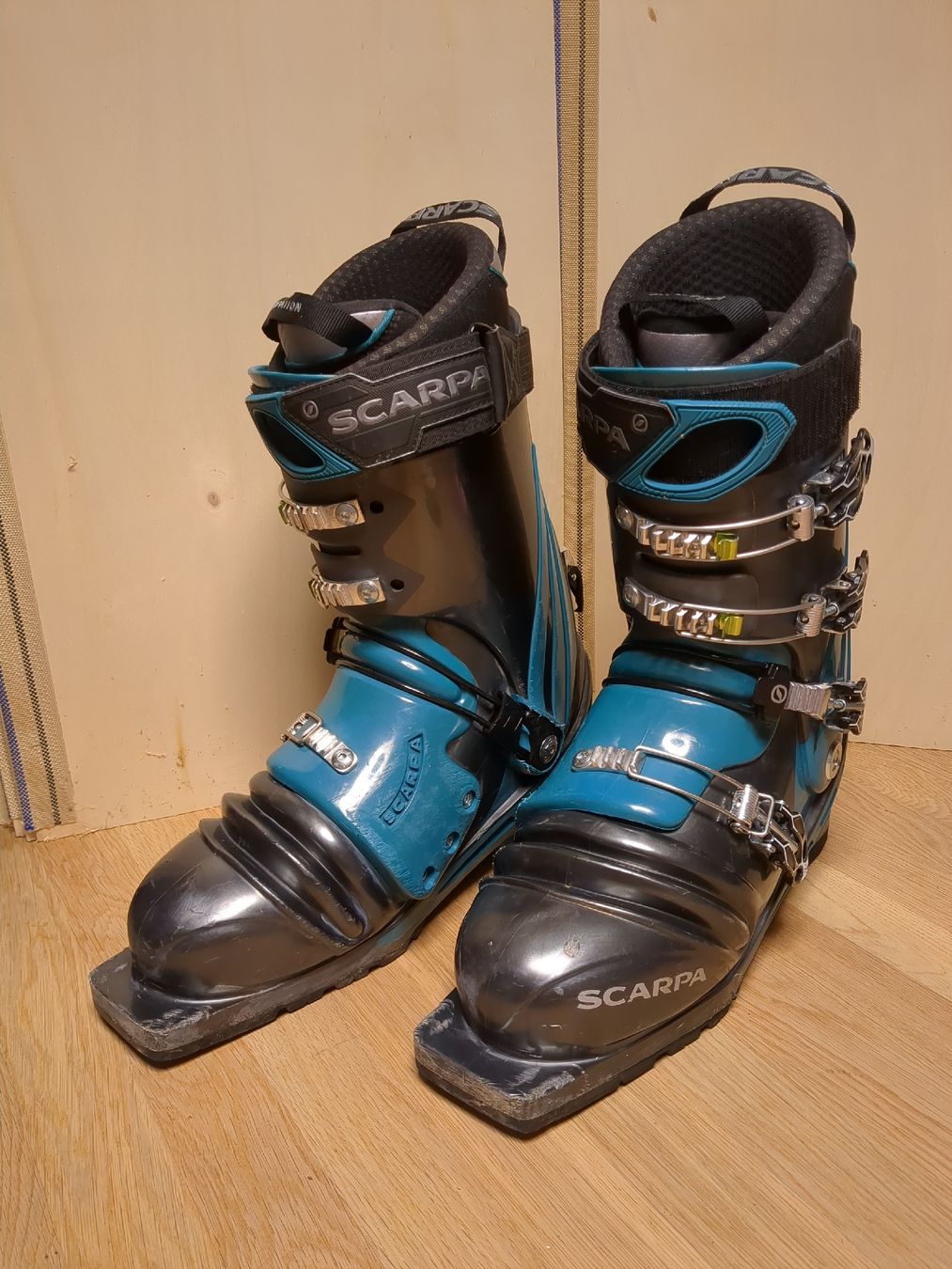 Scarpa Scarpe da uomo: Telemarkschuhe Scarpa T1, 305 – Usato da Grabs venduto da Mooi
