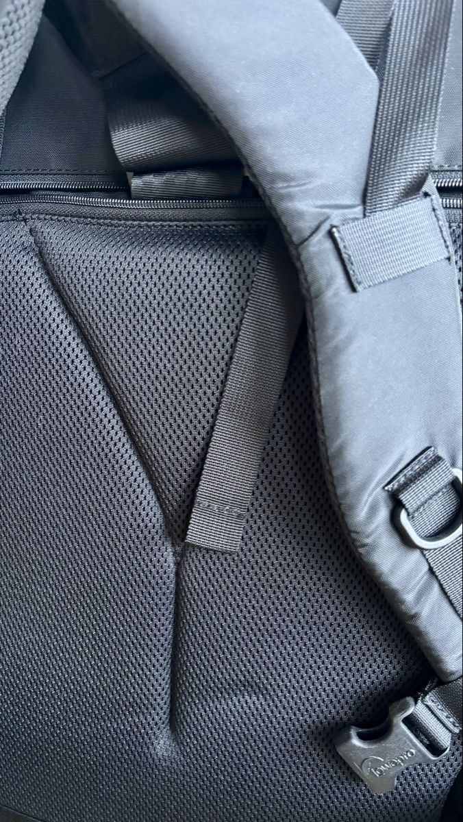 Lowepro Zaini: Neuwertiger Lowepro Photo Trekker Rucksack – Usato da Bern venduto da larrybird 2