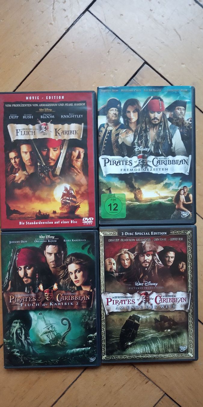 Tutti i DVDs: 4 DVD's Fluch der Karibik Deutsch – Usato da st.gallen venduto da Strubili