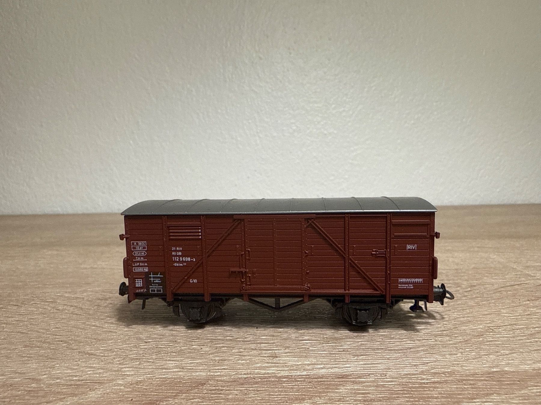 Roco Modellini di ferrovie: Roco Güterwagen DB H0 (98) – Usato da St-Aubin-Sauges venduto da Lo_Go