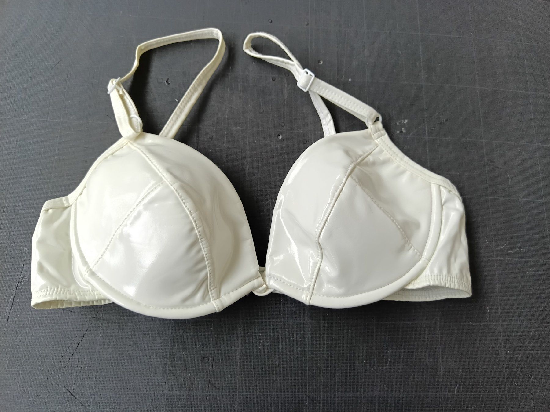 Altra biancheria intima: BH in Lack-Optik – Nuovo (secondo la descrizione) da Wängi venduto da Ladys_First 1