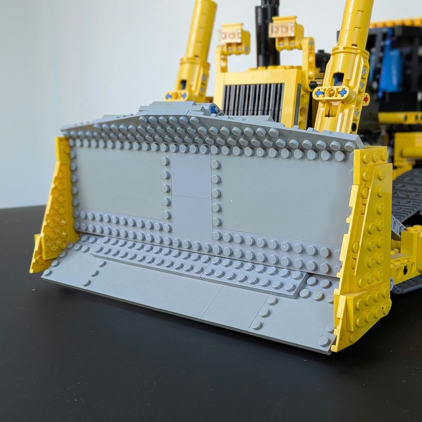Lego Kit di costruzioni: LEGO TECHNIC 8275 - Motorized Bulldozer (2007) – Usato da lausanne venduto da searno 4