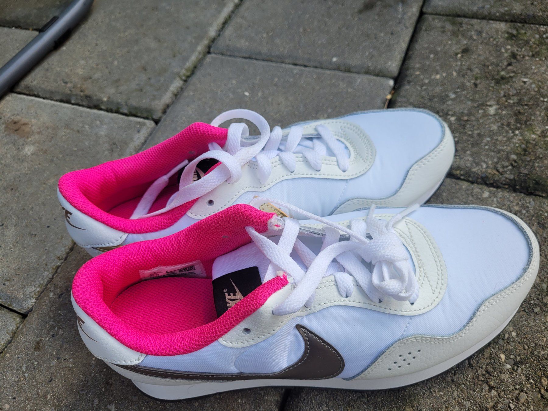 Nike Scarpe da donna: Sketches – Nuovo (secondo la descrizione) da Aeschiried venduto da Sweetangels