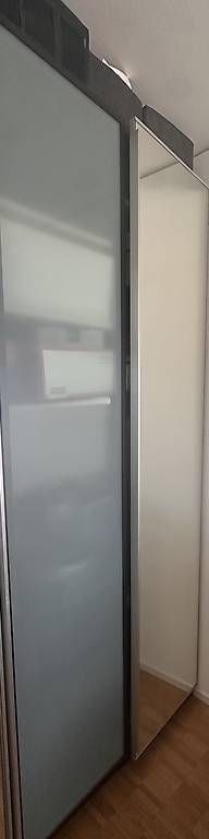 Armadi: Ikea Pax 200x236x36cm – Usato da Basel venduto da Emfie