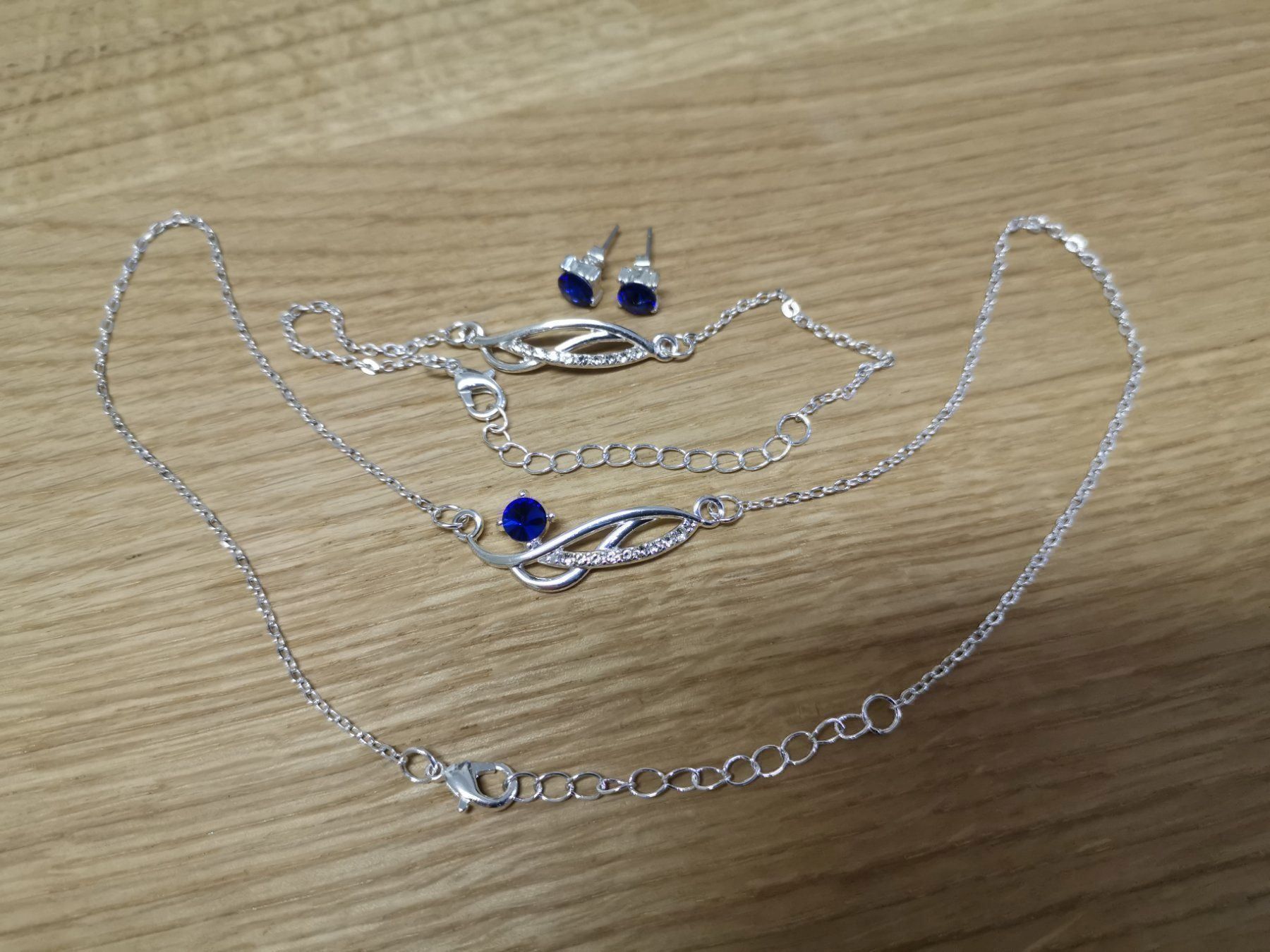 Autres bijoux: Collier bracelet boucles d'oreilles NEUF – Neuf avec emballage d'origine à Satigny par Helene2014 3